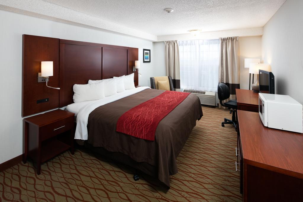 Red Lion Inn & Suites Auburn Exterior photo