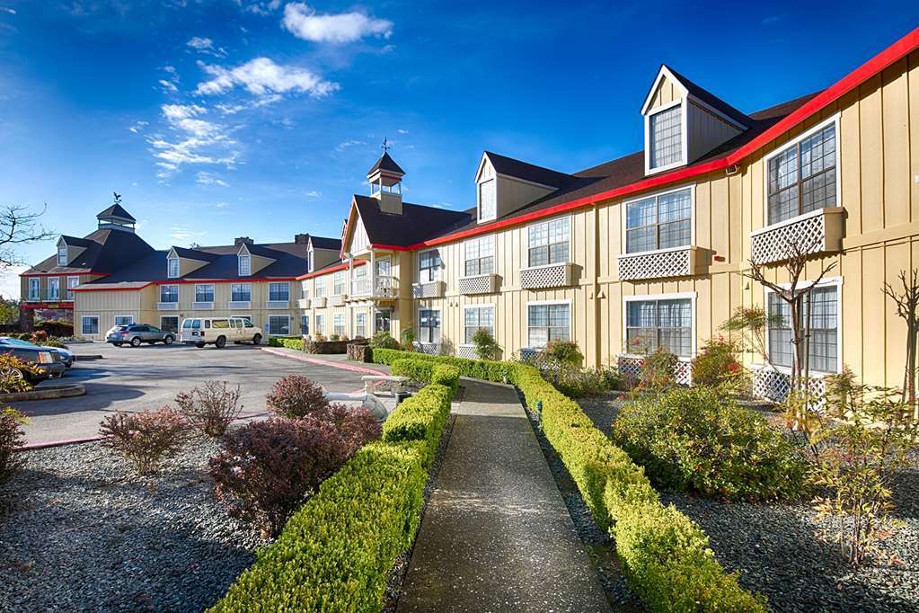 Red Lion Inn & Suites Auburn Exterior photo